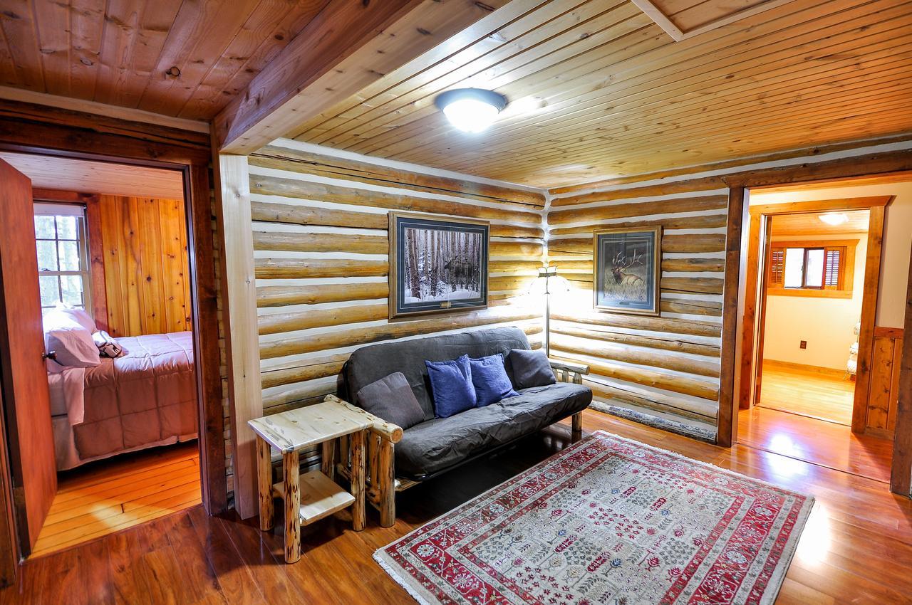 Glacier Homestead Coram Exteriér fotografie
