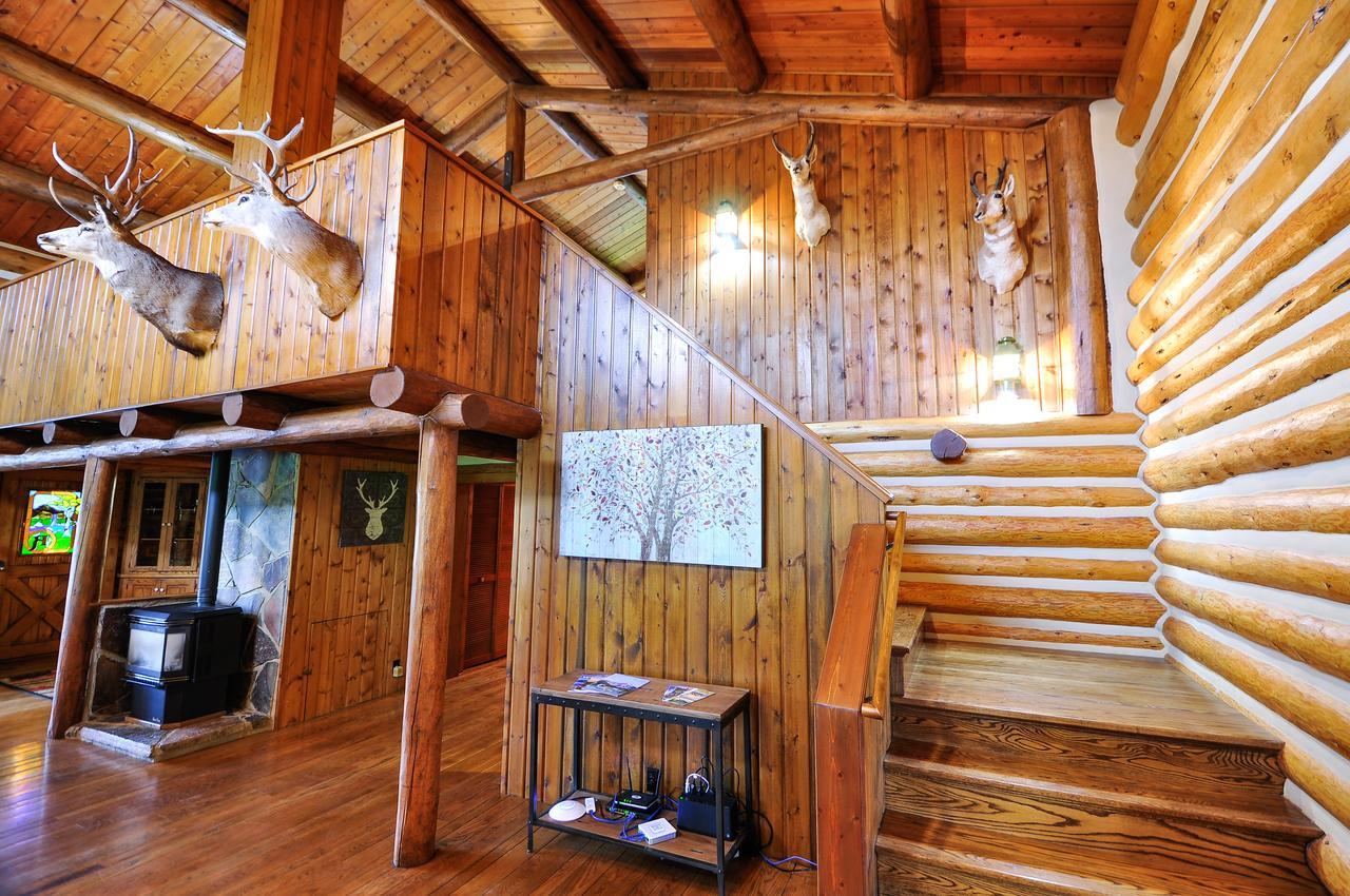 Glacier Homestead Coram Exteriér fotografie